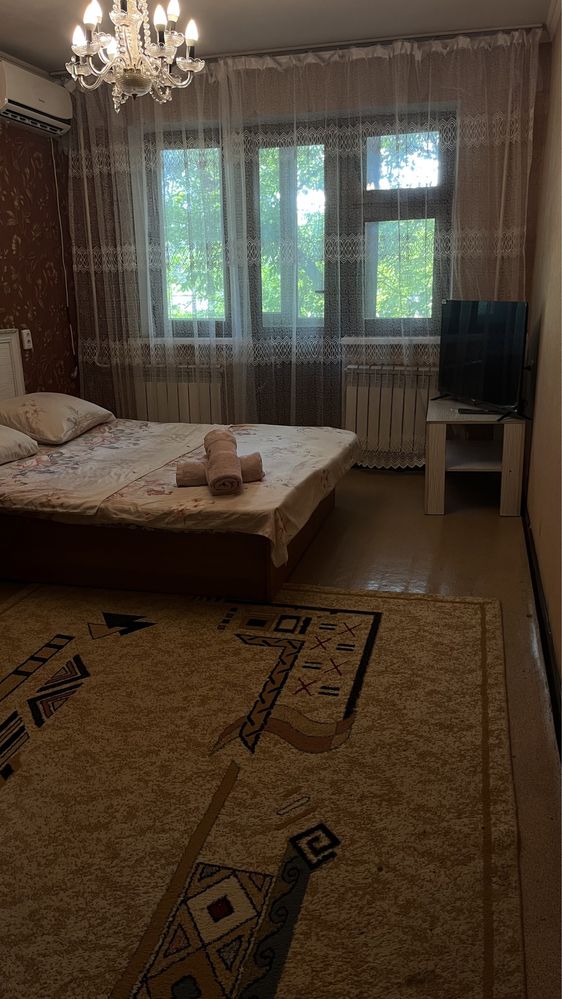 Квартира аренда1 ком посуточно центре радом Янгишахар айравогзал 7000