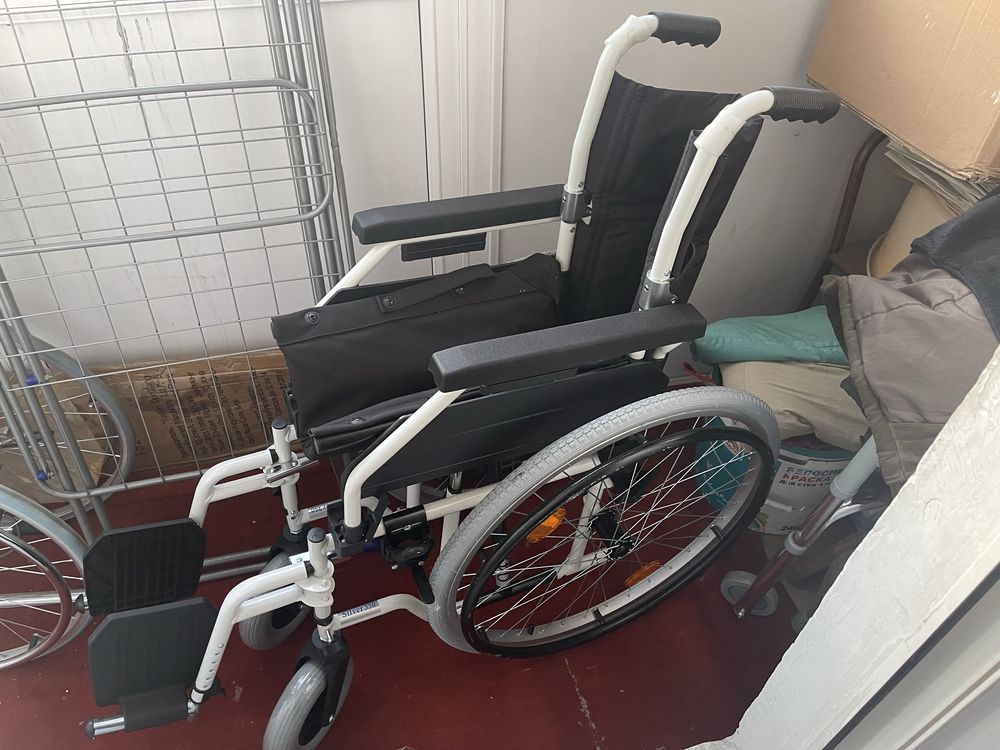 Продам инвалидную коляску