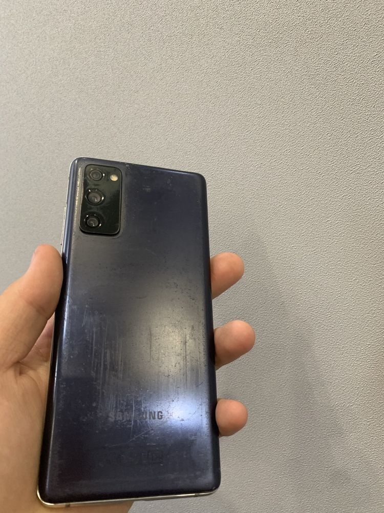 Samsung S20 FE продам