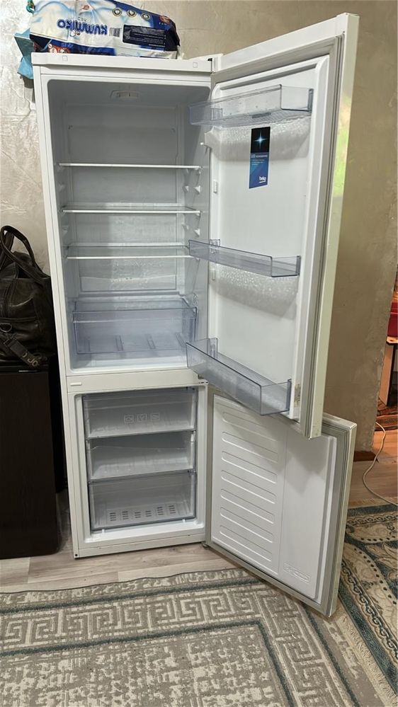 Продам БУ холодильник нужно заполнить газ