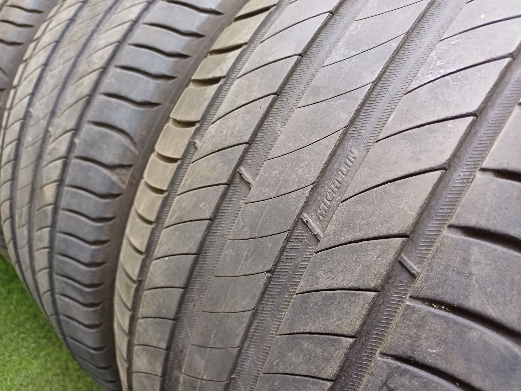 Шины 245/45 R17 Michelin комплект.