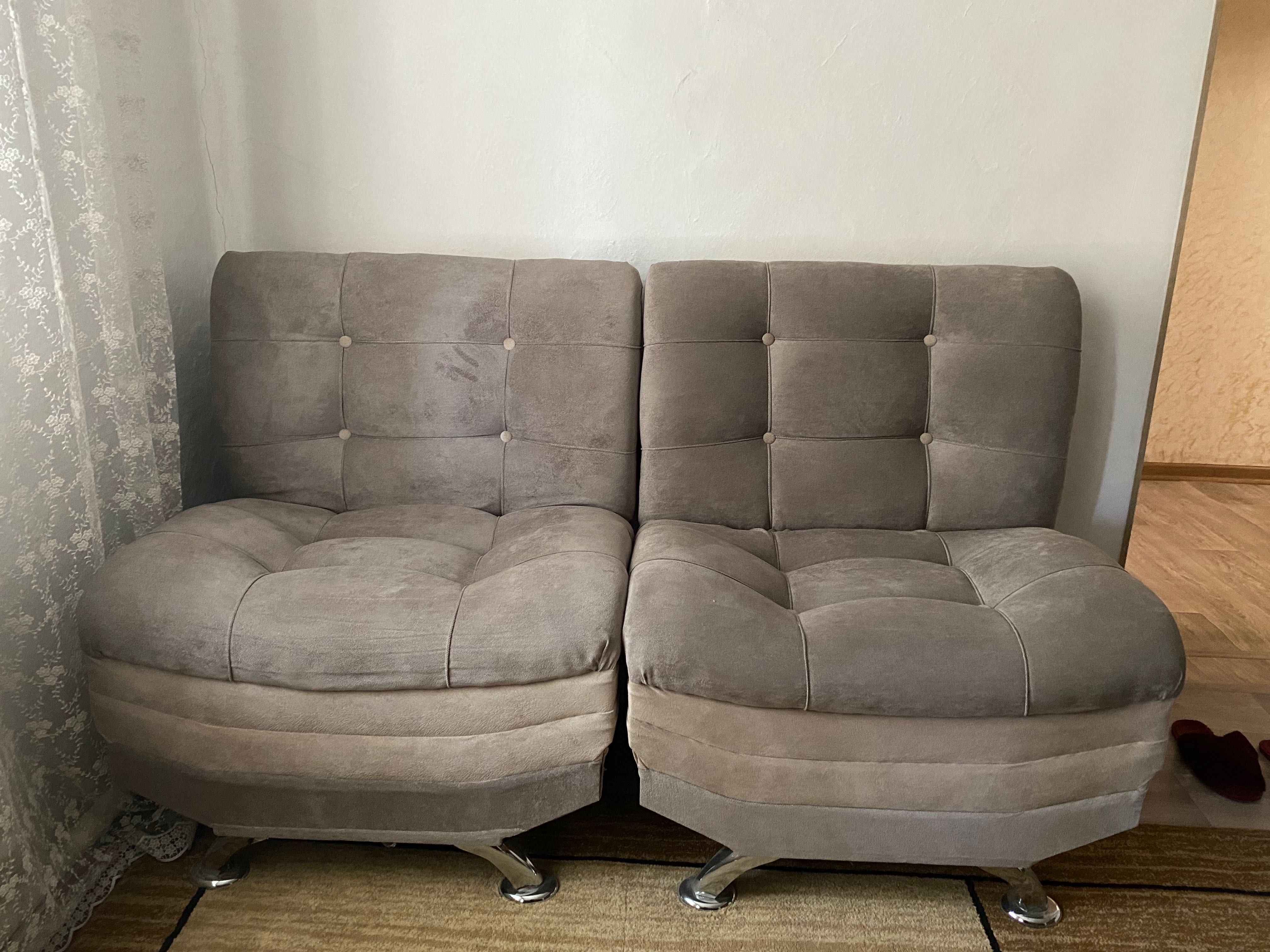 Продам диван,серого цвета,б/у