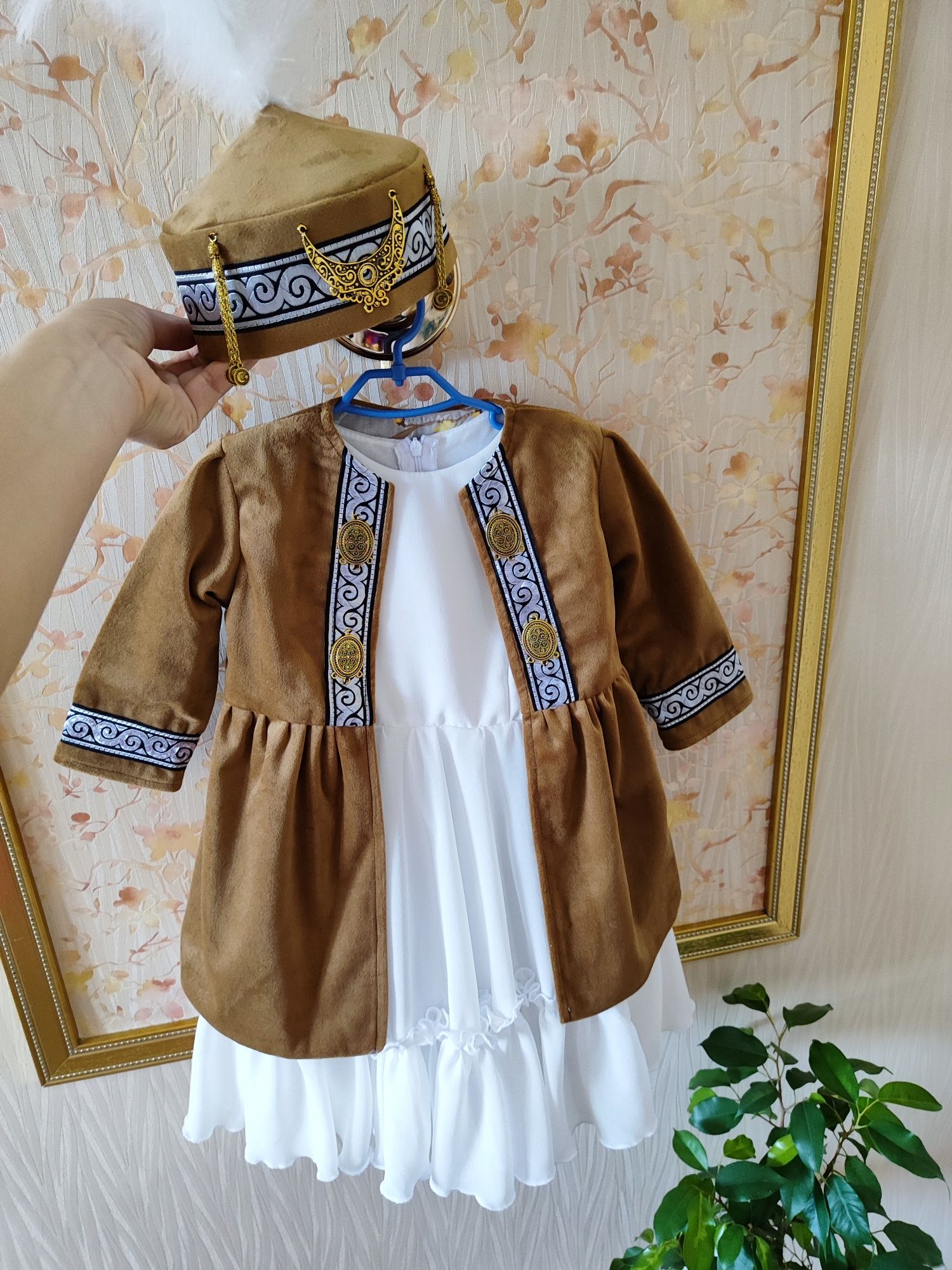 Казахский национальный костюм для девочек