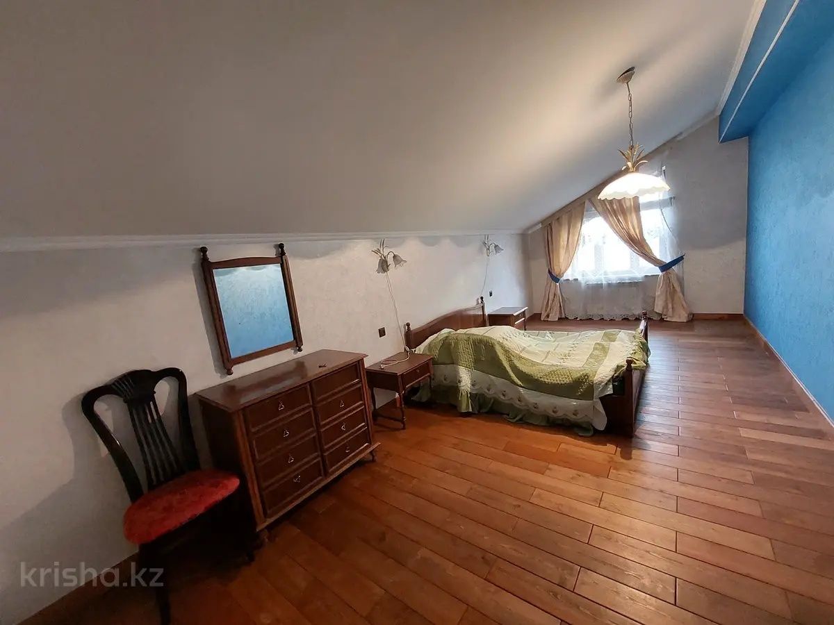 Дом 3-х этажный 220 м² В центре города
