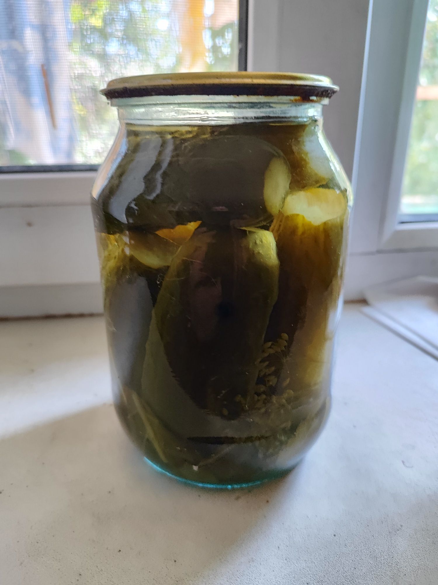 Продам соленые огурцы 1литовые ,