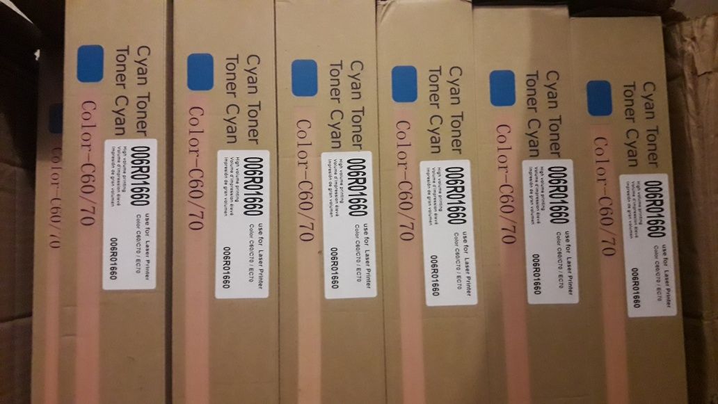 Продам Тонер-картридж голубого цвета 006R01660 для Хerox 20  шт.  И же