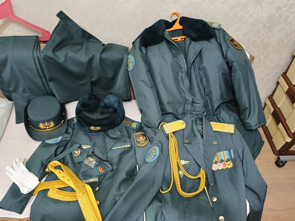 Продам парадную женскую форму