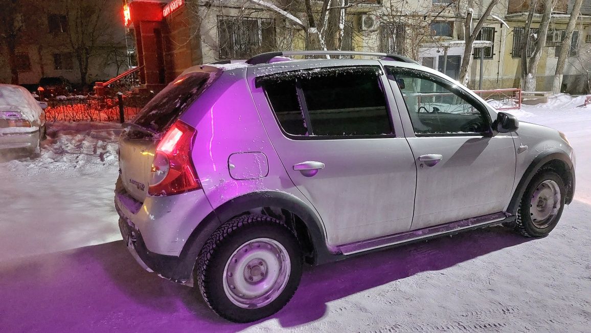 Продам авто рено сандеро
