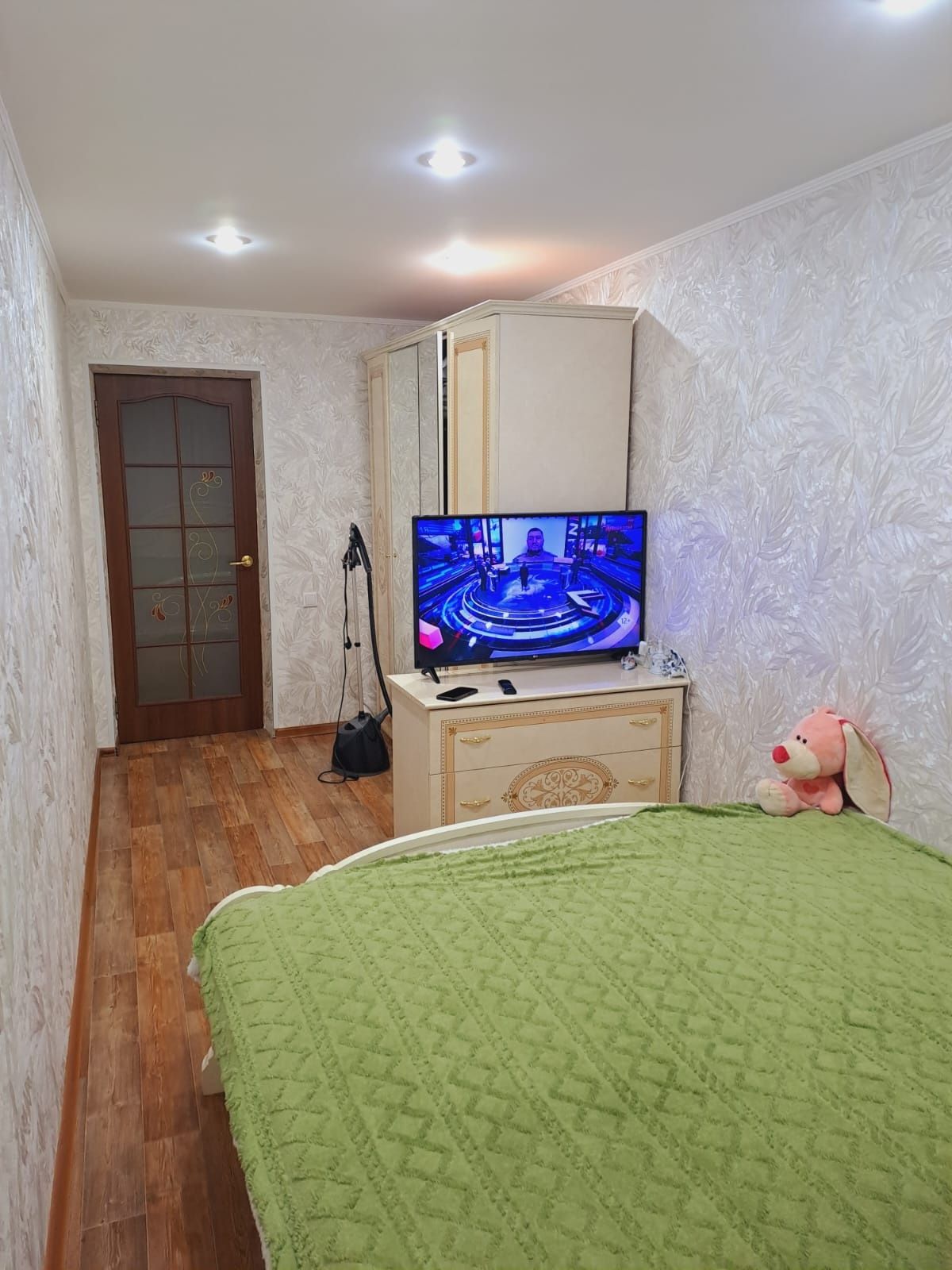 Продам 3 комнатную квартиру с мебелью