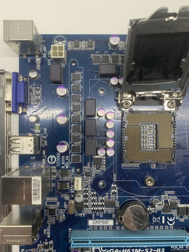 Материнская плата LGA1155 Gigabyte H61M-S2-B3 в отличном состоянии