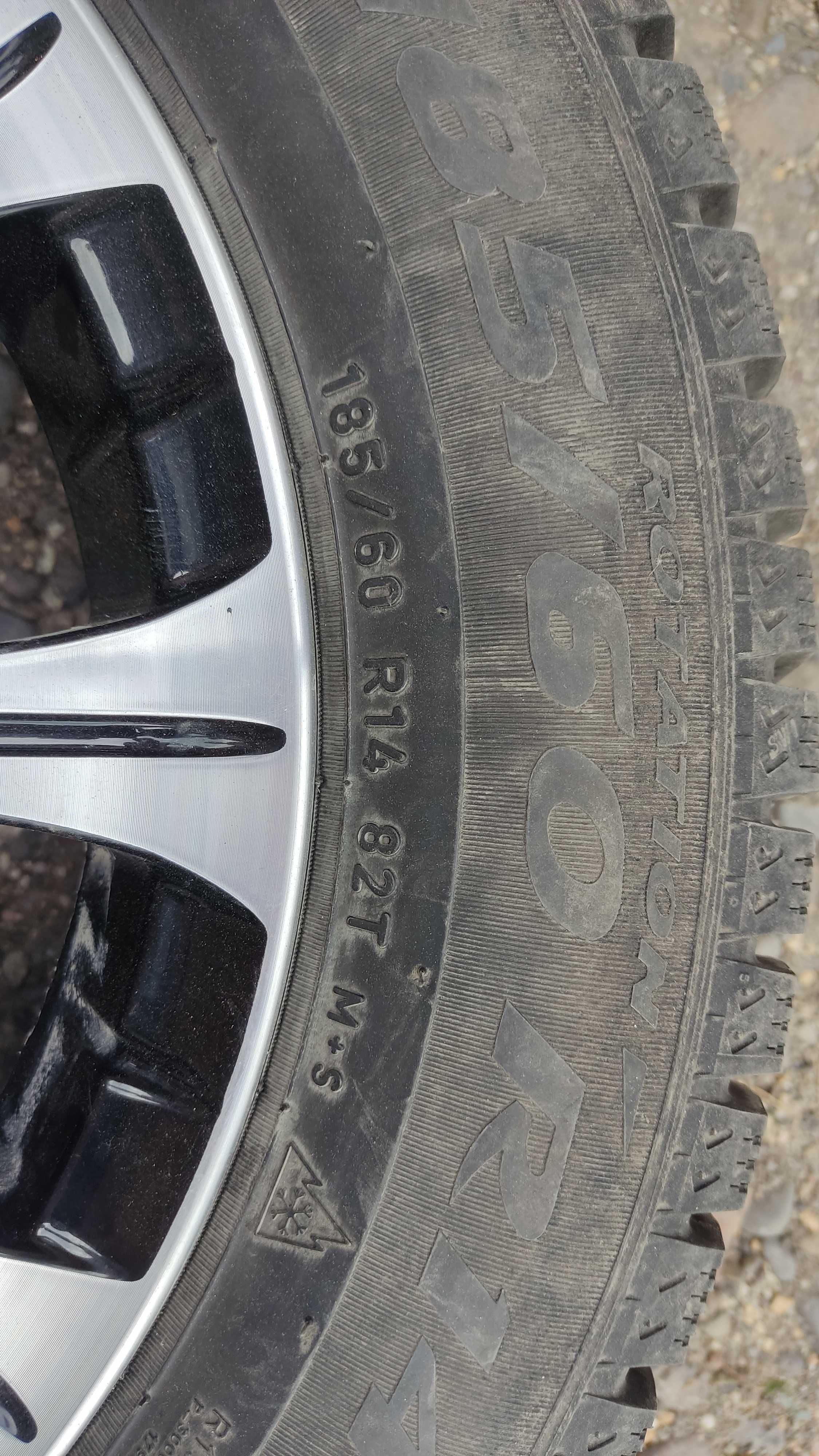 Зимние шины Pirelli Ice Zero 185/60 R14 82T с дисками