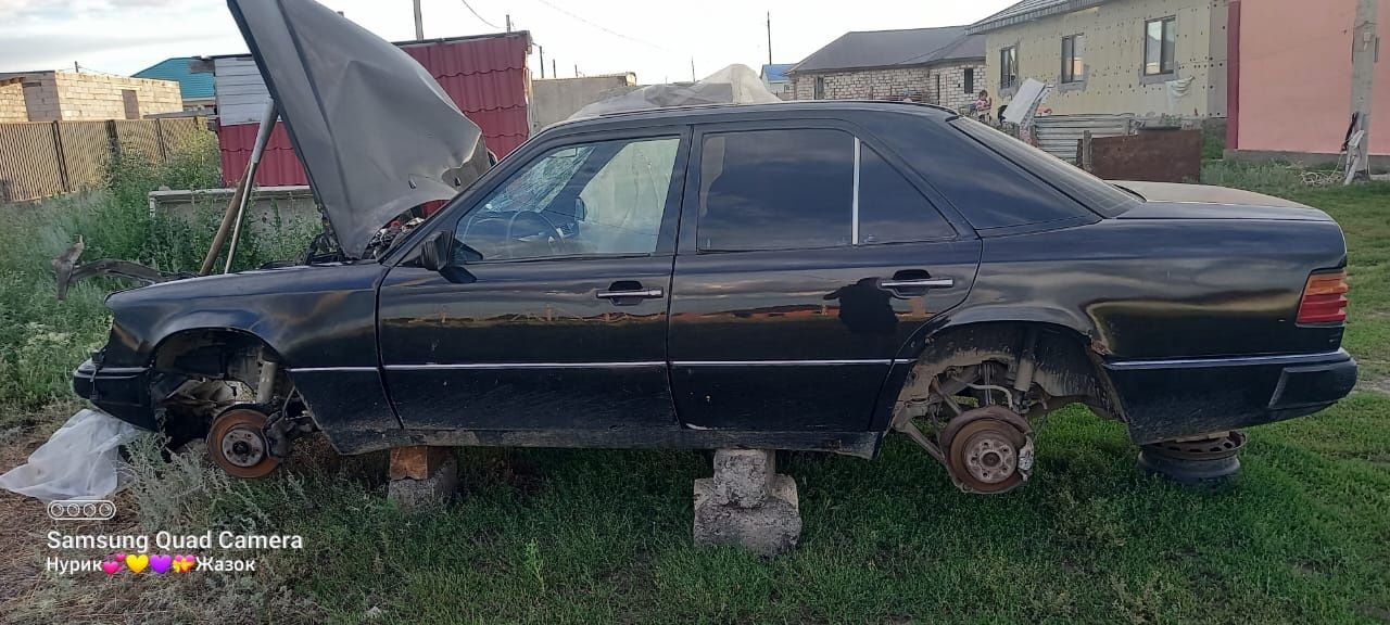 Продам запчастый Мерседес 124.
