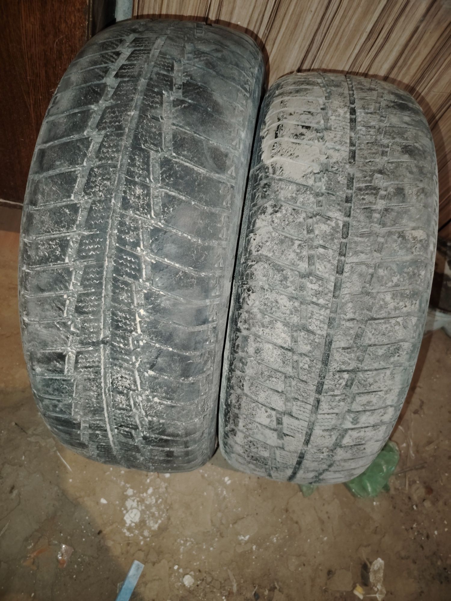 Шины зимнее 205е