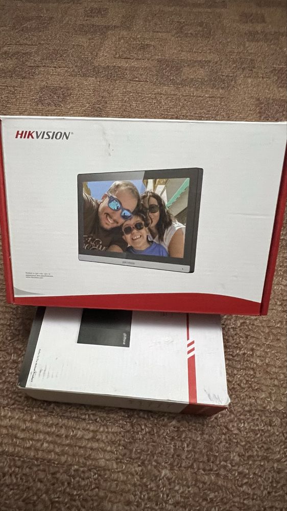 Hikvision видеодомофон черный
