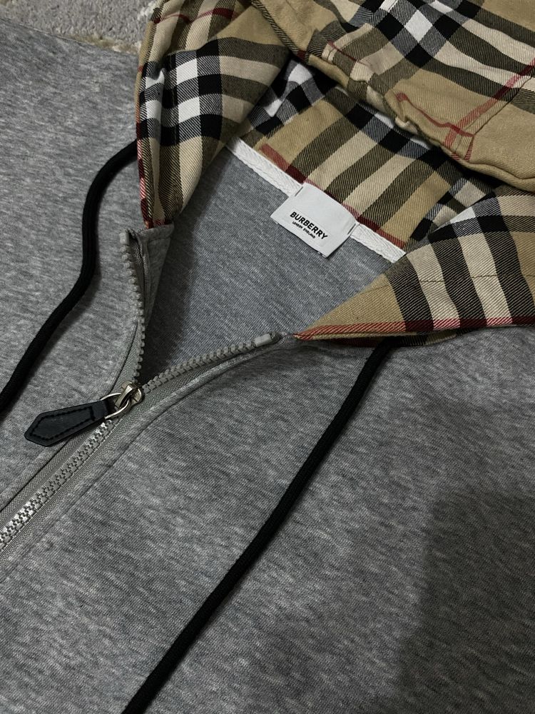 Продам зипку Burberry