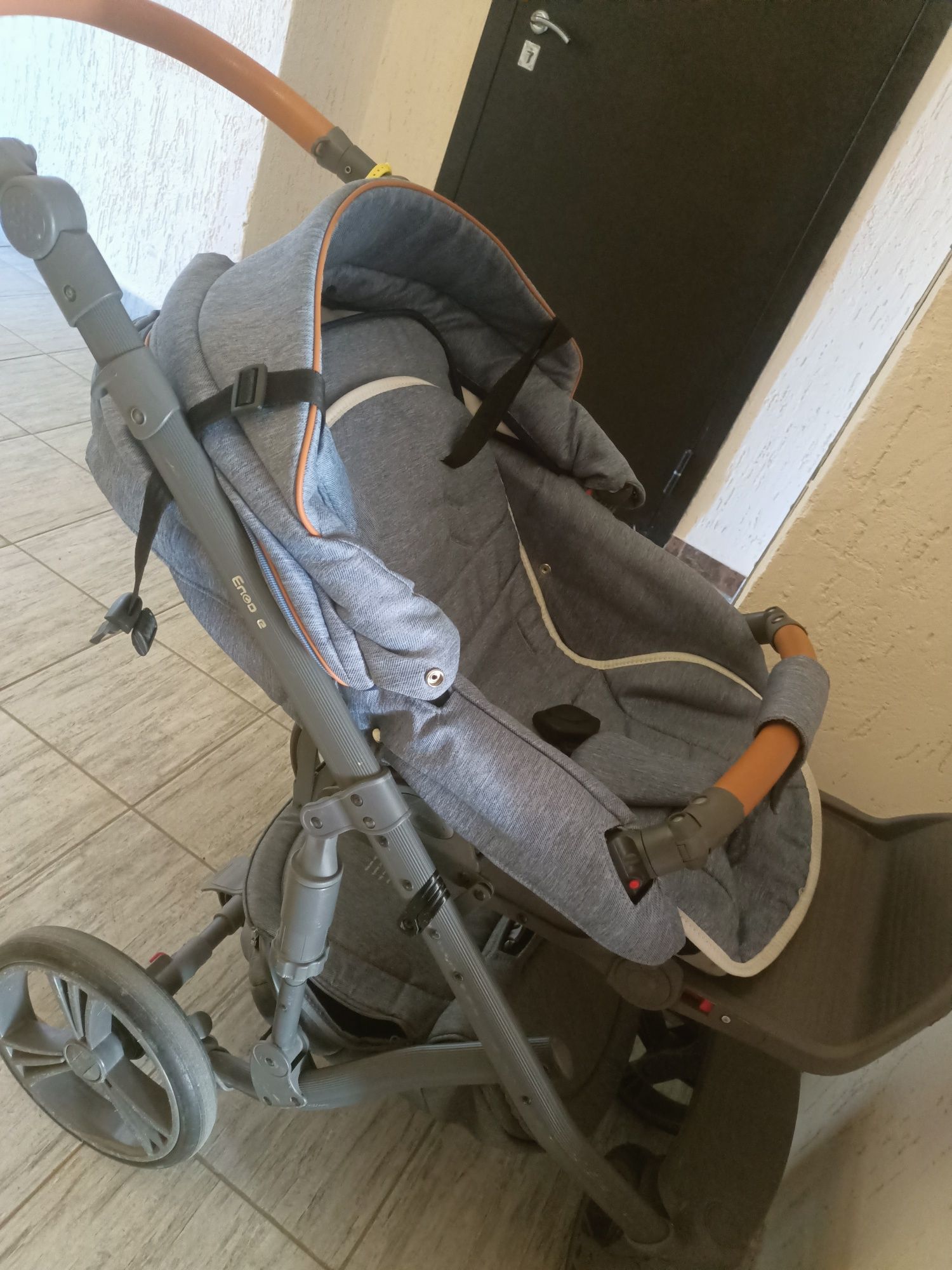 Продам коляску Адамекс