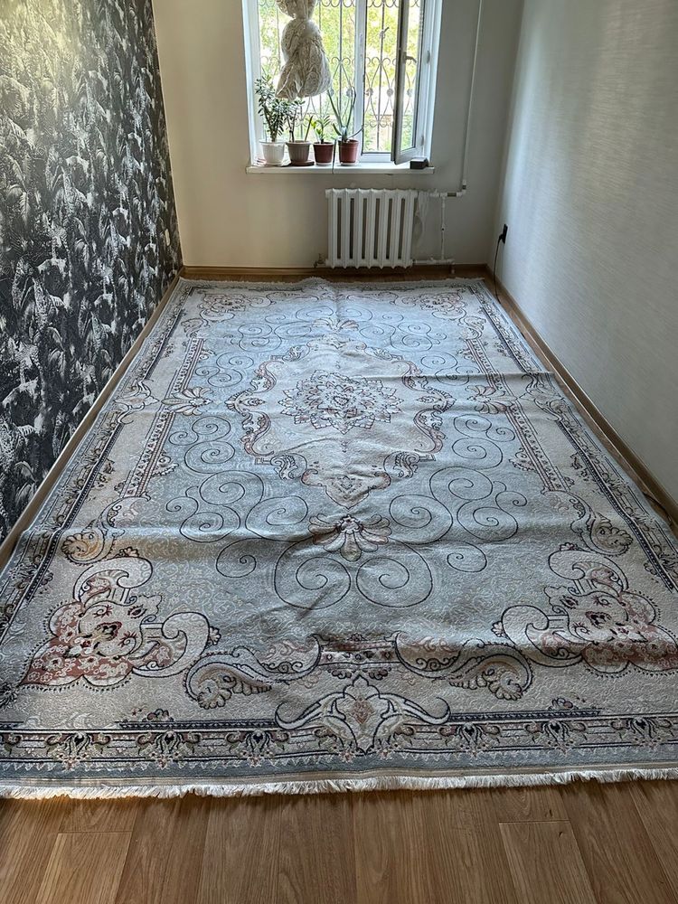 Продам ковры в отличном состояний