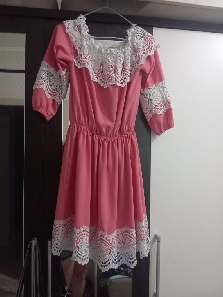 Продам разные красивые платья