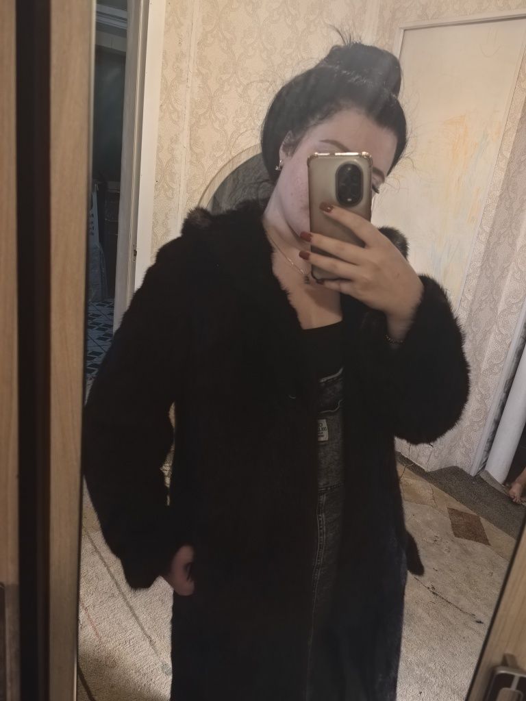 Продам шубу норковую
