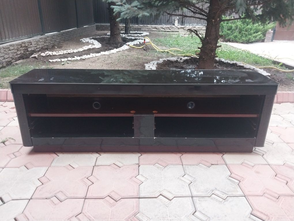 Тумбочка для гостиный