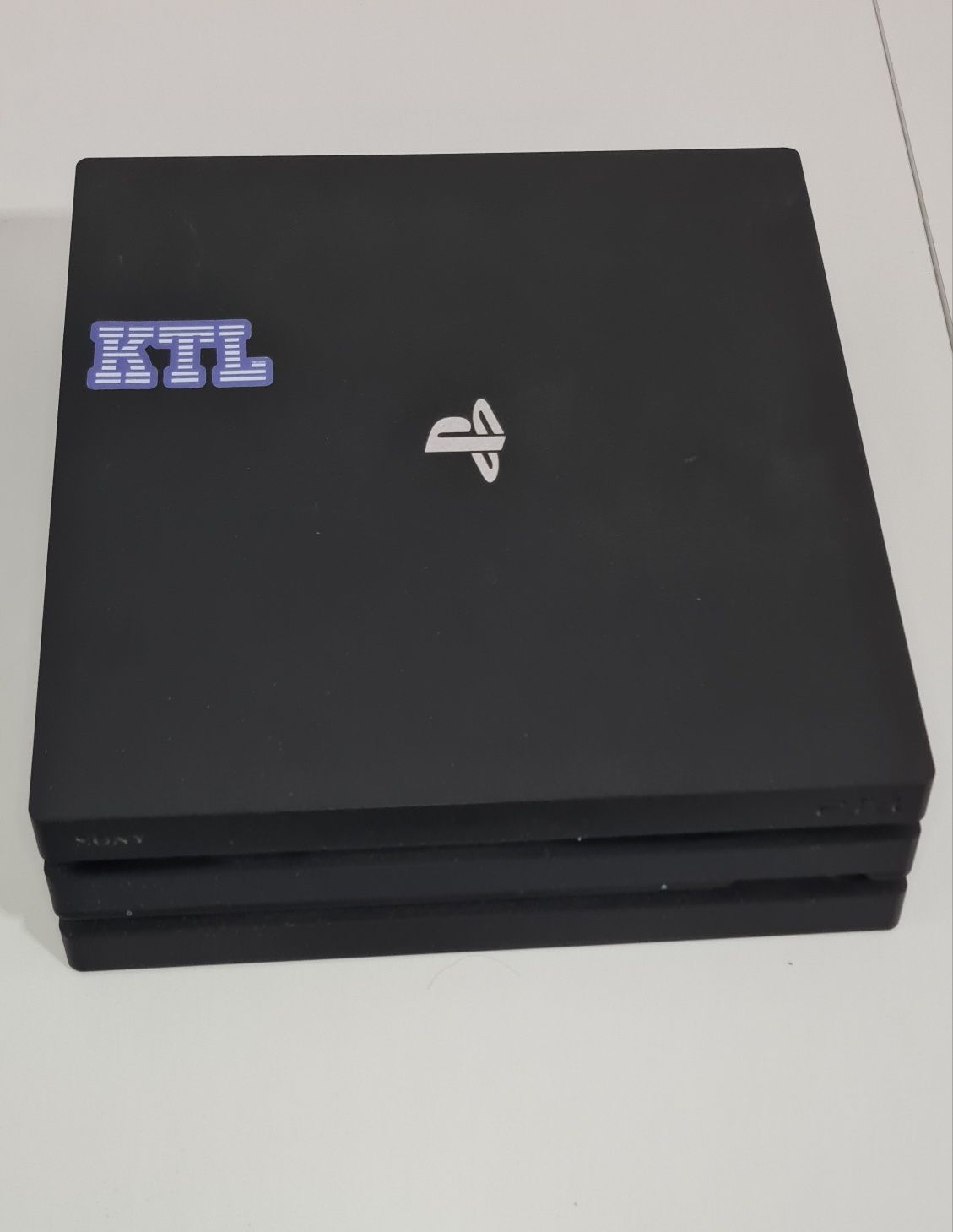 Продам ps4 pro,playstation 4 pro