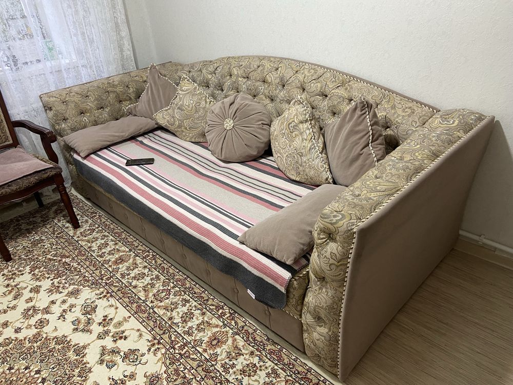 Продается диван в отличном состоянии