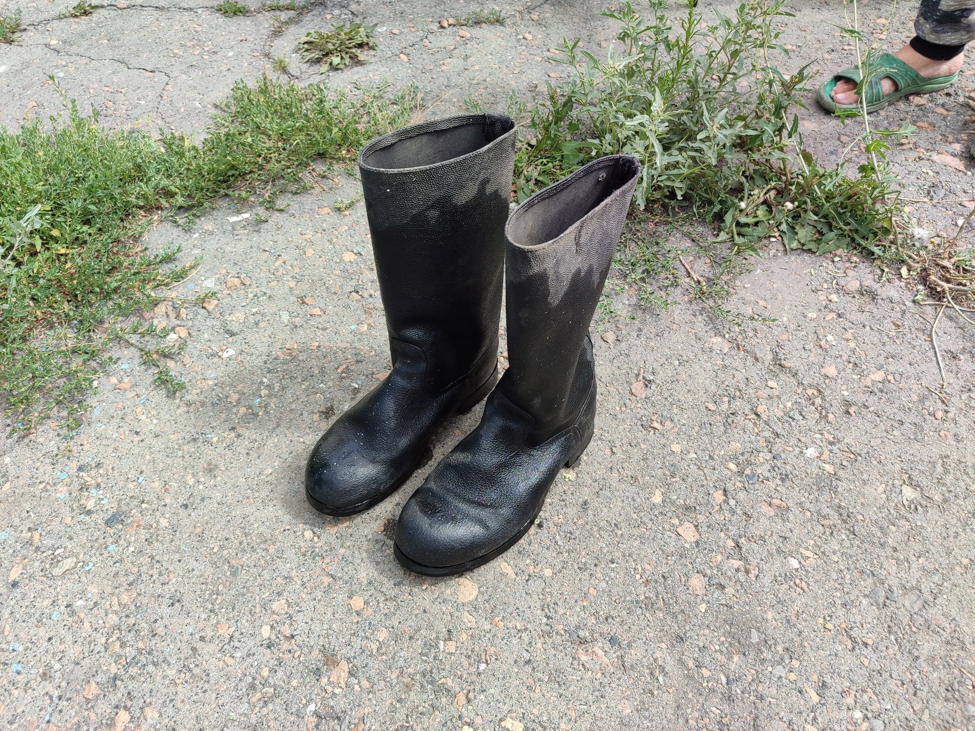Продам кирзовые сапоги