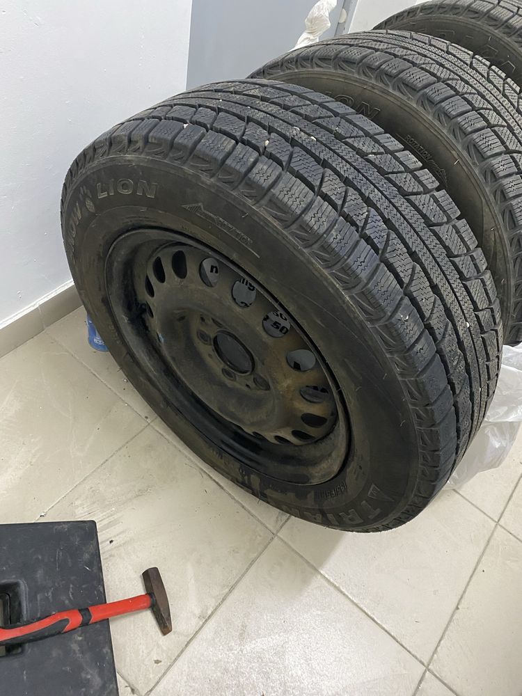 Продам зимние шины 195/65/15