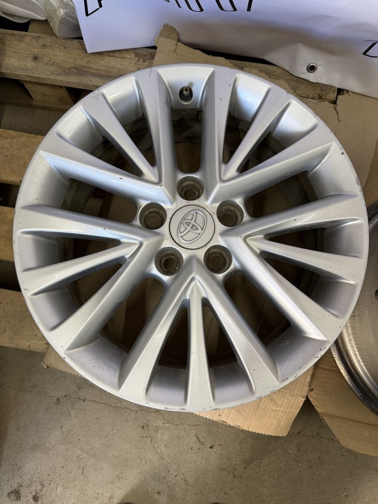 Диски R17 камри 55 Оригинал в хорошем состоянии. Toyota Camry 50/55