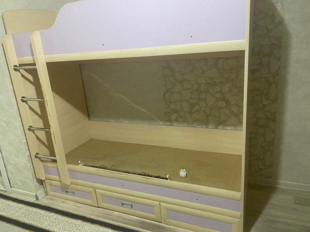 Продам кровать двухярустная!