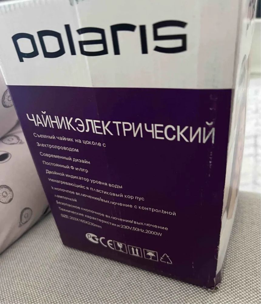 Чайник электрический Polaris