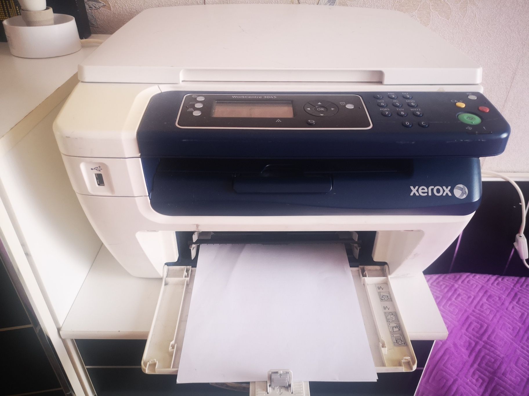 Принтер МФУ (печатает,копирует,сканирует) XEROX 3045, в раб. состоянии