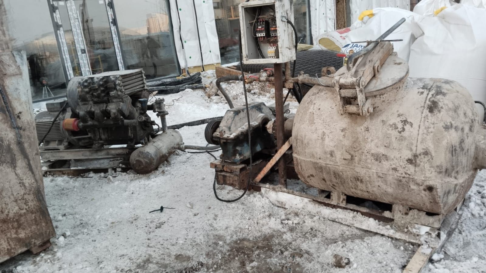 Агрегат для полусухая стяжка