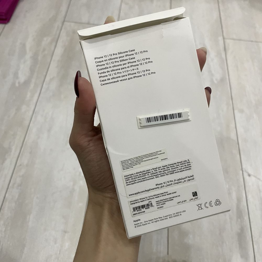 Оригинальный силиконовый чехол для iPhone 12/12 Pro