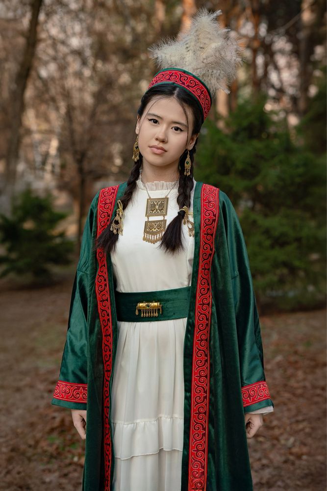 Казахский этнический наряд на прокат