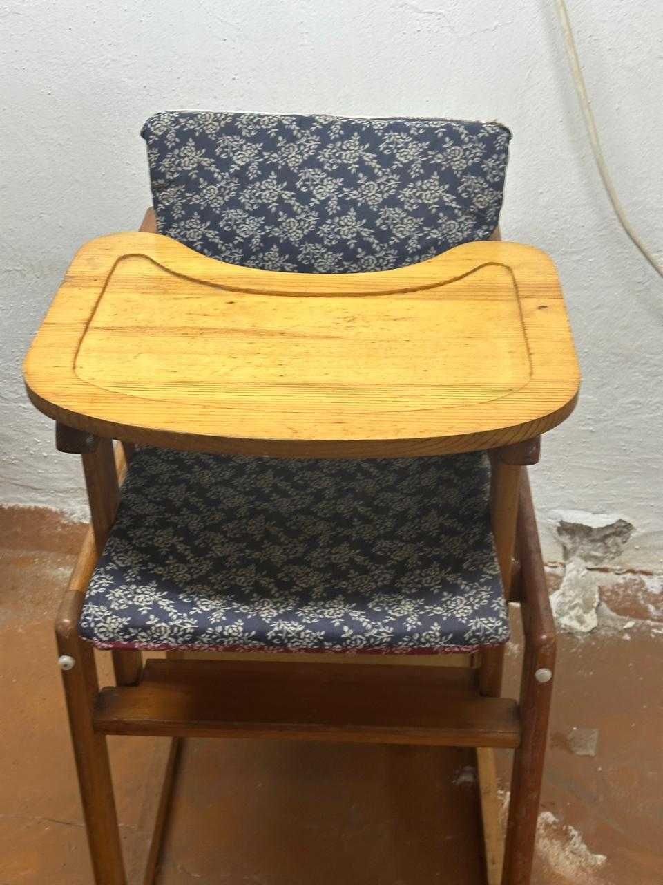 Детский столик со стулом