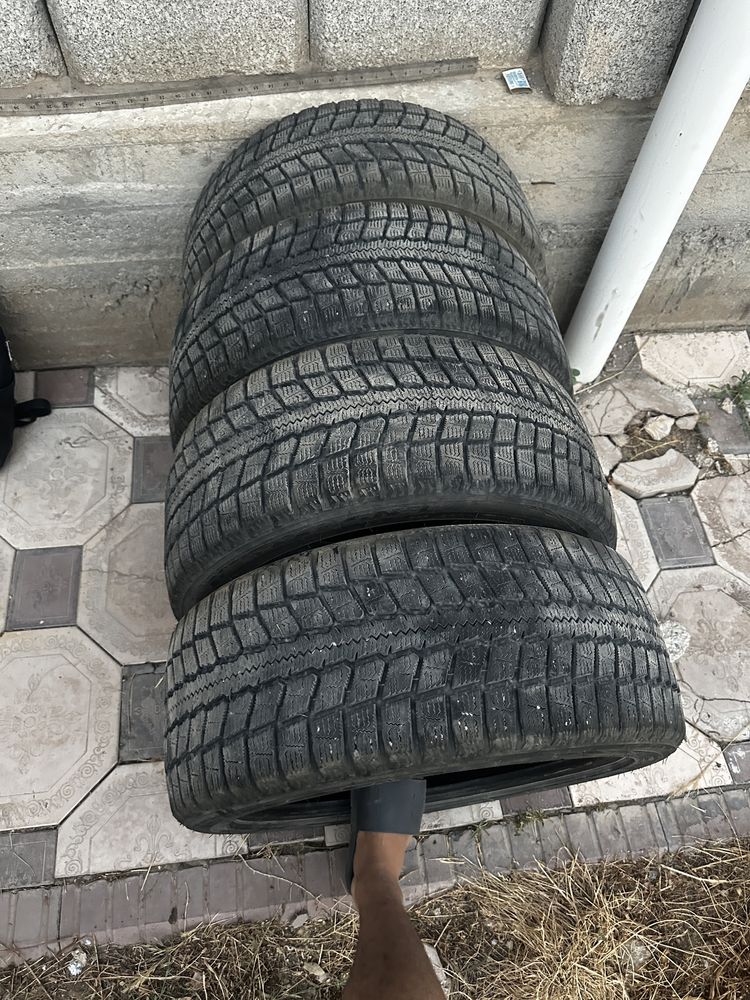 Шины 235/45/R18