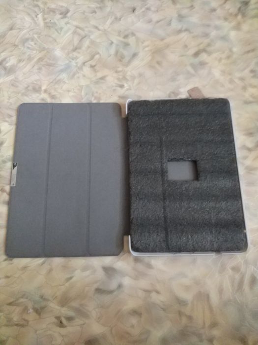 Продам магнитный чехол на планшет Asus103c