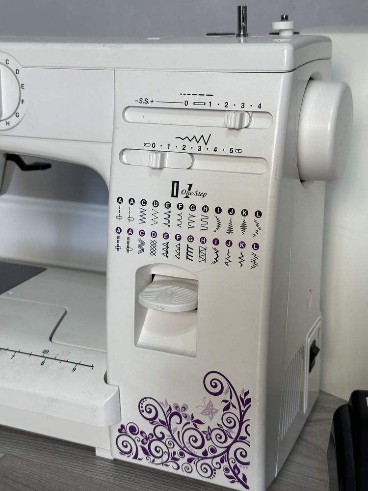 Швейная машинка Janome Q-23V