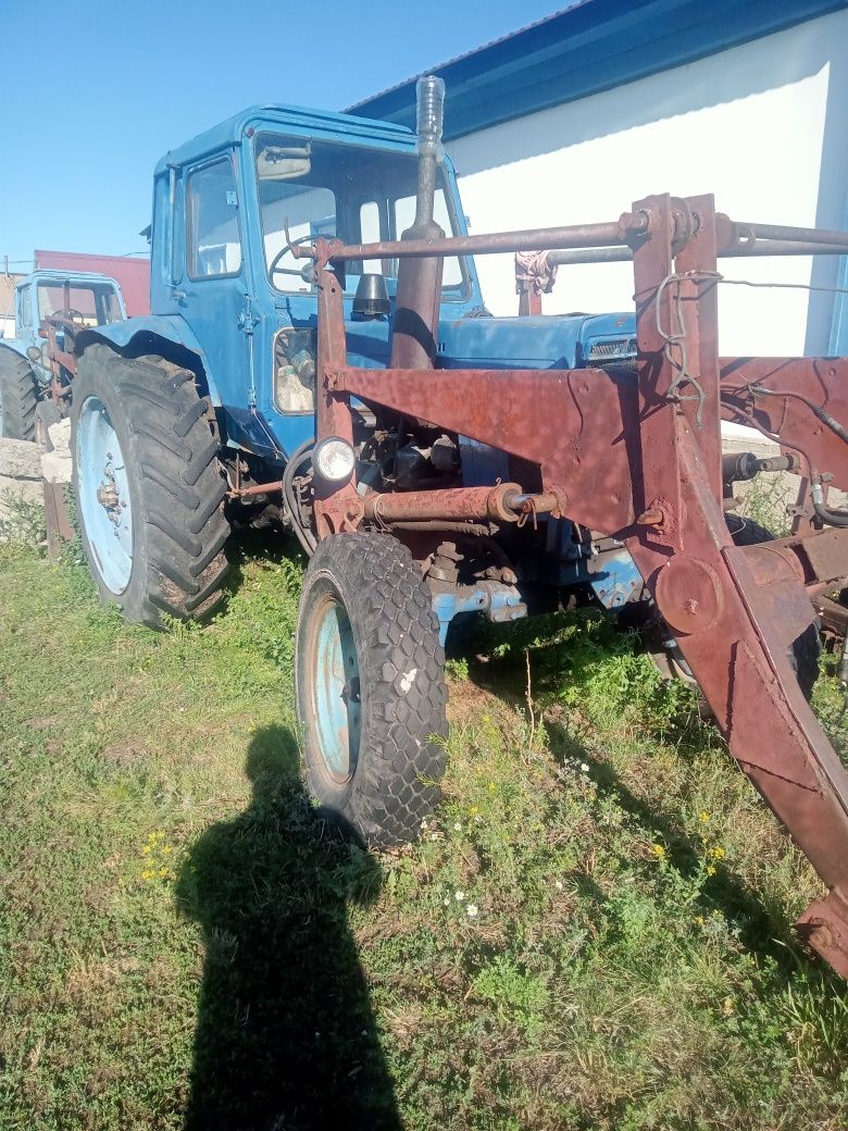 Трактор МТЗ 80 в