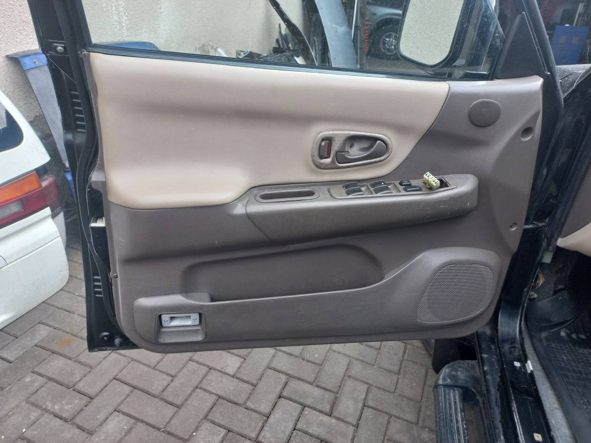 Продам по солону на монтеро спорт Mitsubishi Montero в Алматы