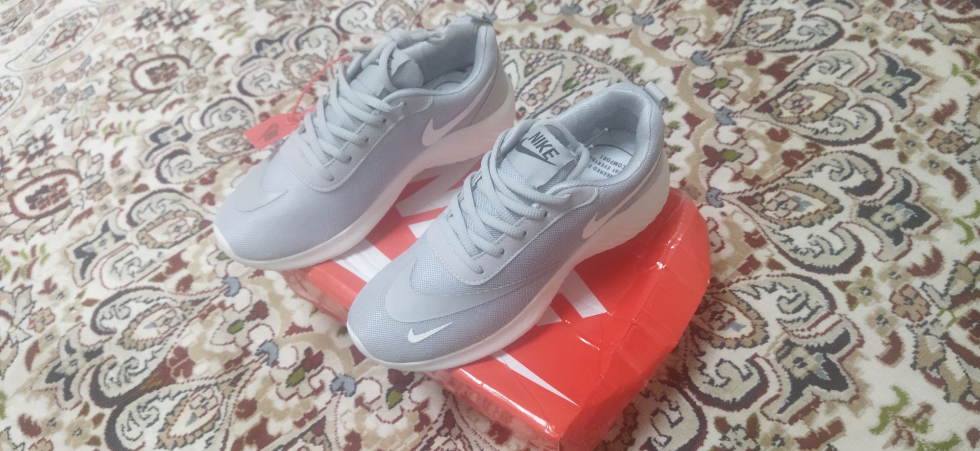 Кроссовки Nike цвет серый