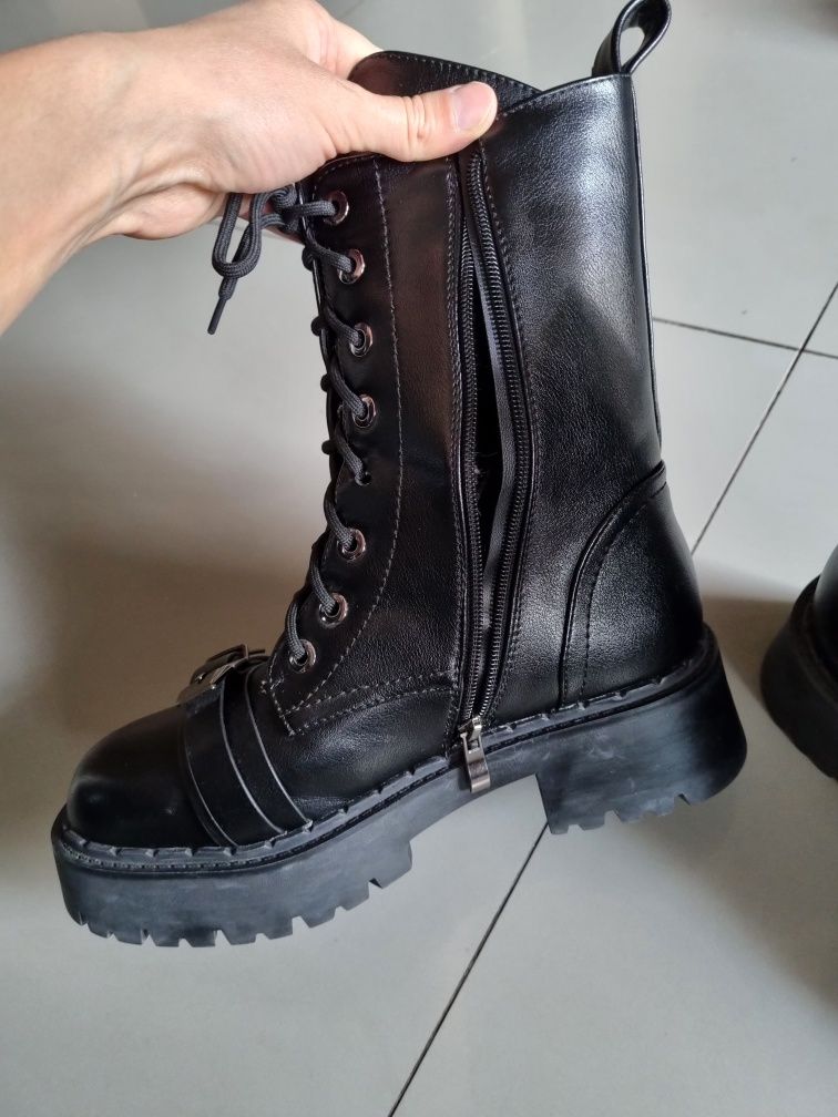Продам  женские ботинки 39р