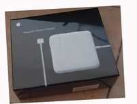 На MACBOOK зарядка, блок питания 45/60/85 W от Air Pro блок питания