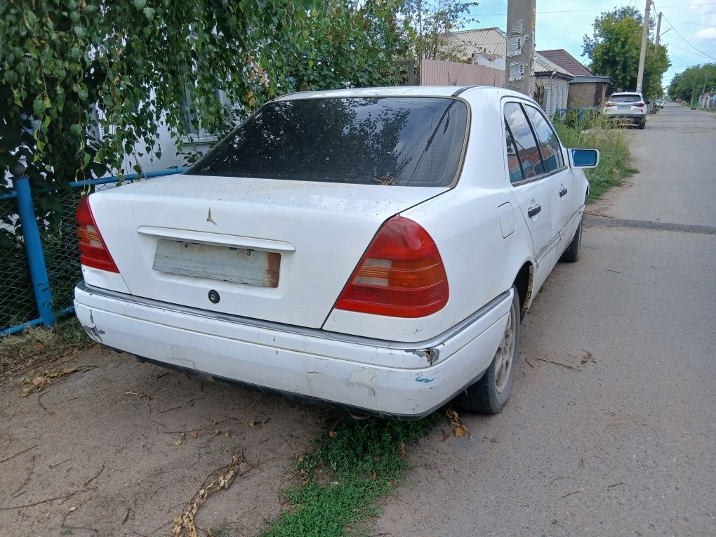 Мерседес с180  ро запчастям