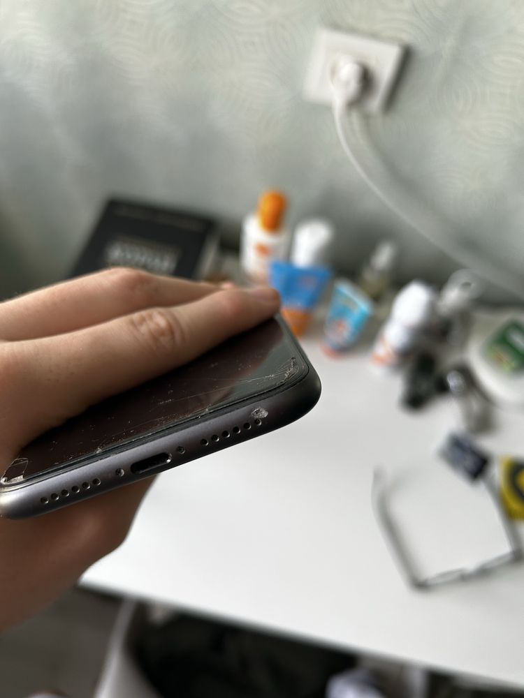 Продаю Iphone 11 128GB