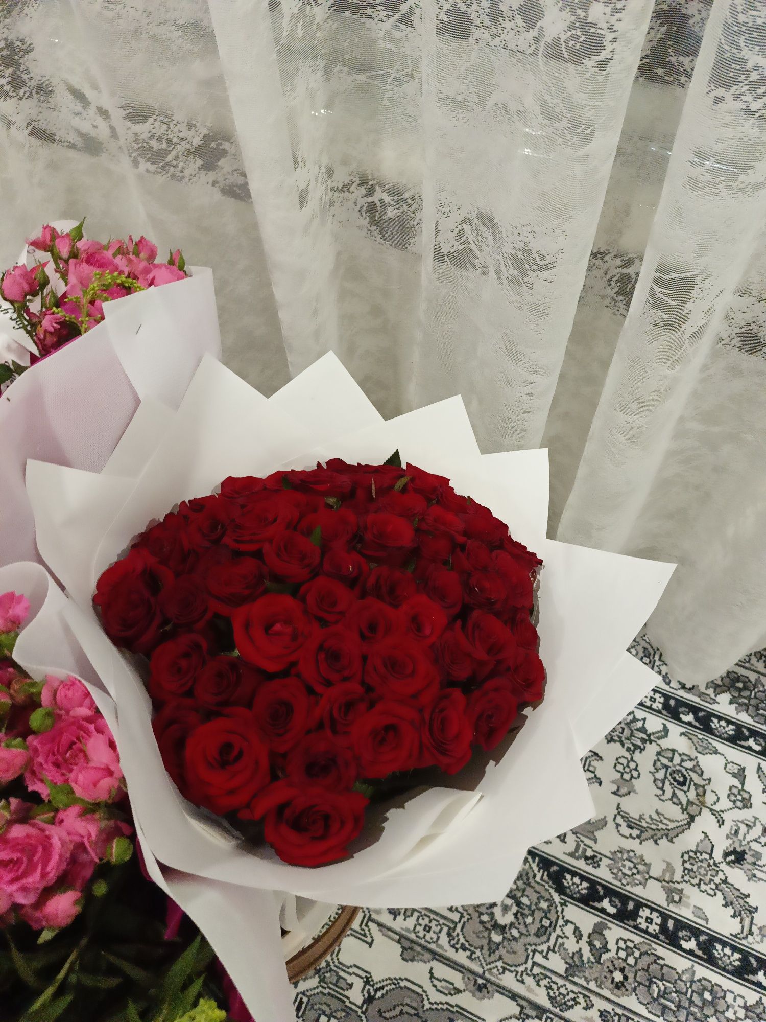 Цветы свежие срочно продам