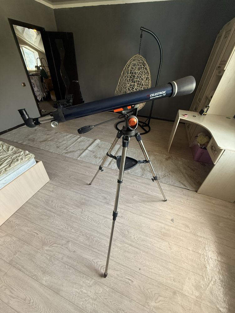 Телескоп Celestron AstroMaster 70х900