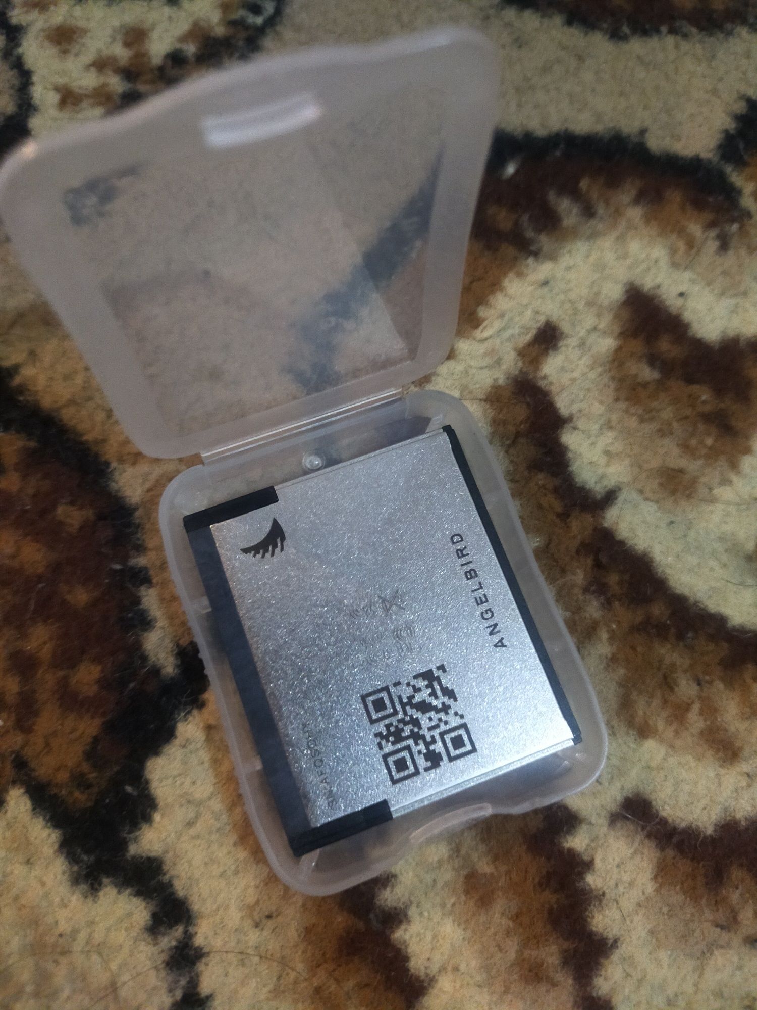 Карта памяти AV PRO CF 512 GB