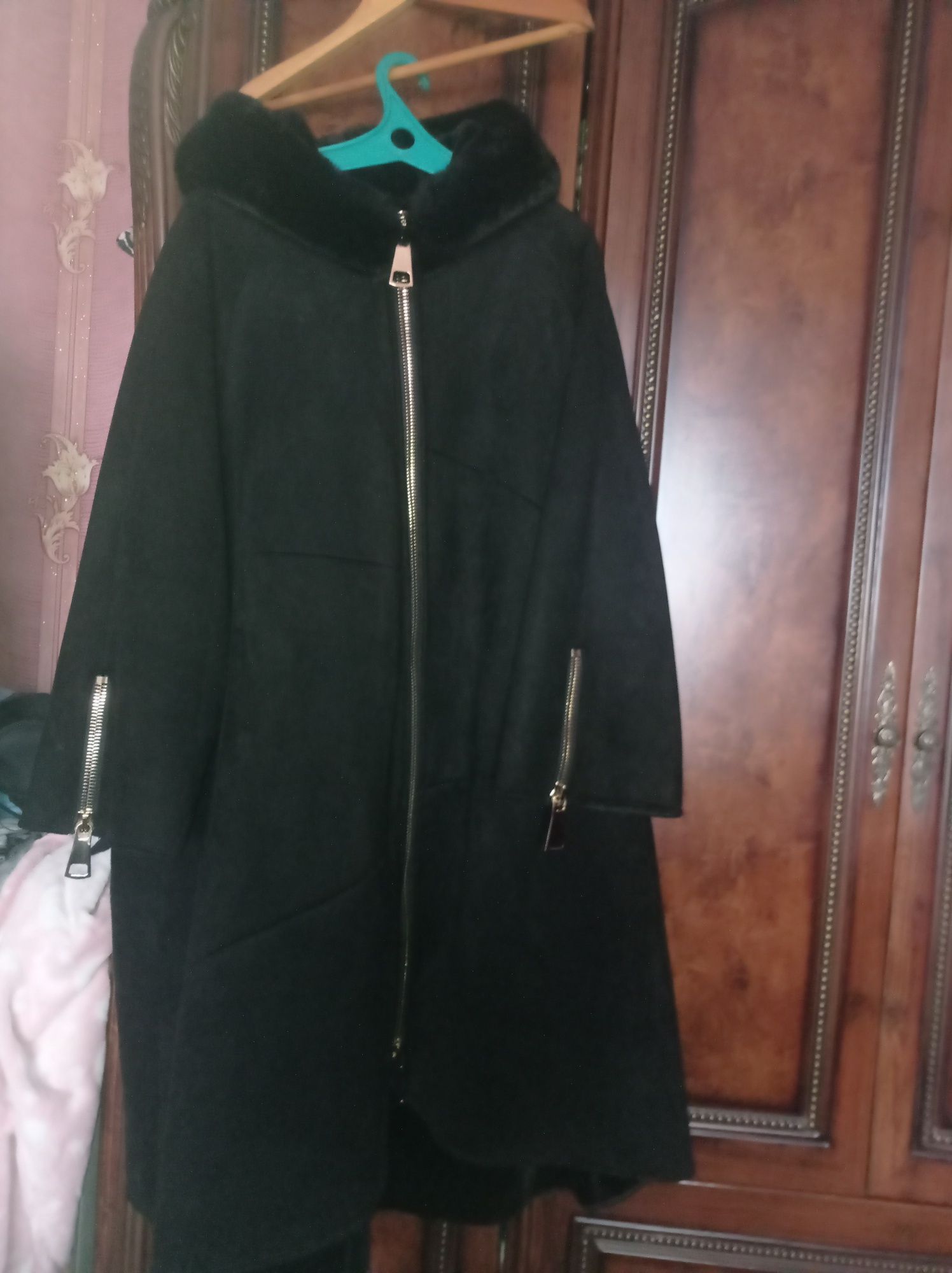 Продам новую женскую дубленку